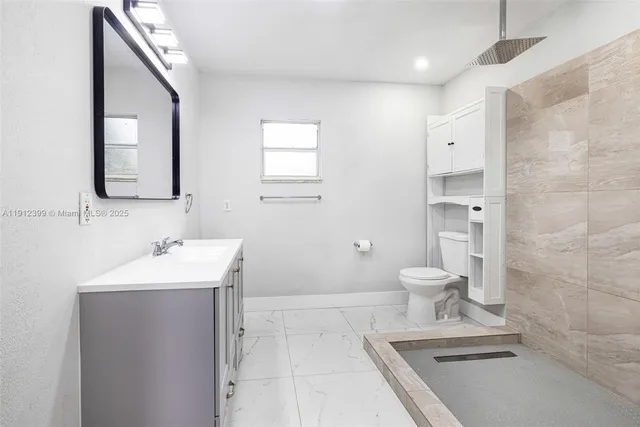 $480,000 | 2404 Silver Lake Road, LaBelle, FL 33935