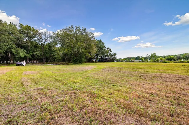 $480,000 | 2404 Silver Lake Road, LaBelle, FL 33935