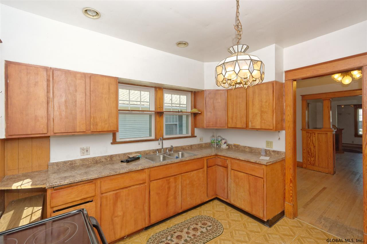 8 Mohawk Avenue Rensselaer, NY 12144 - Photo 17 of 41 Photo 17