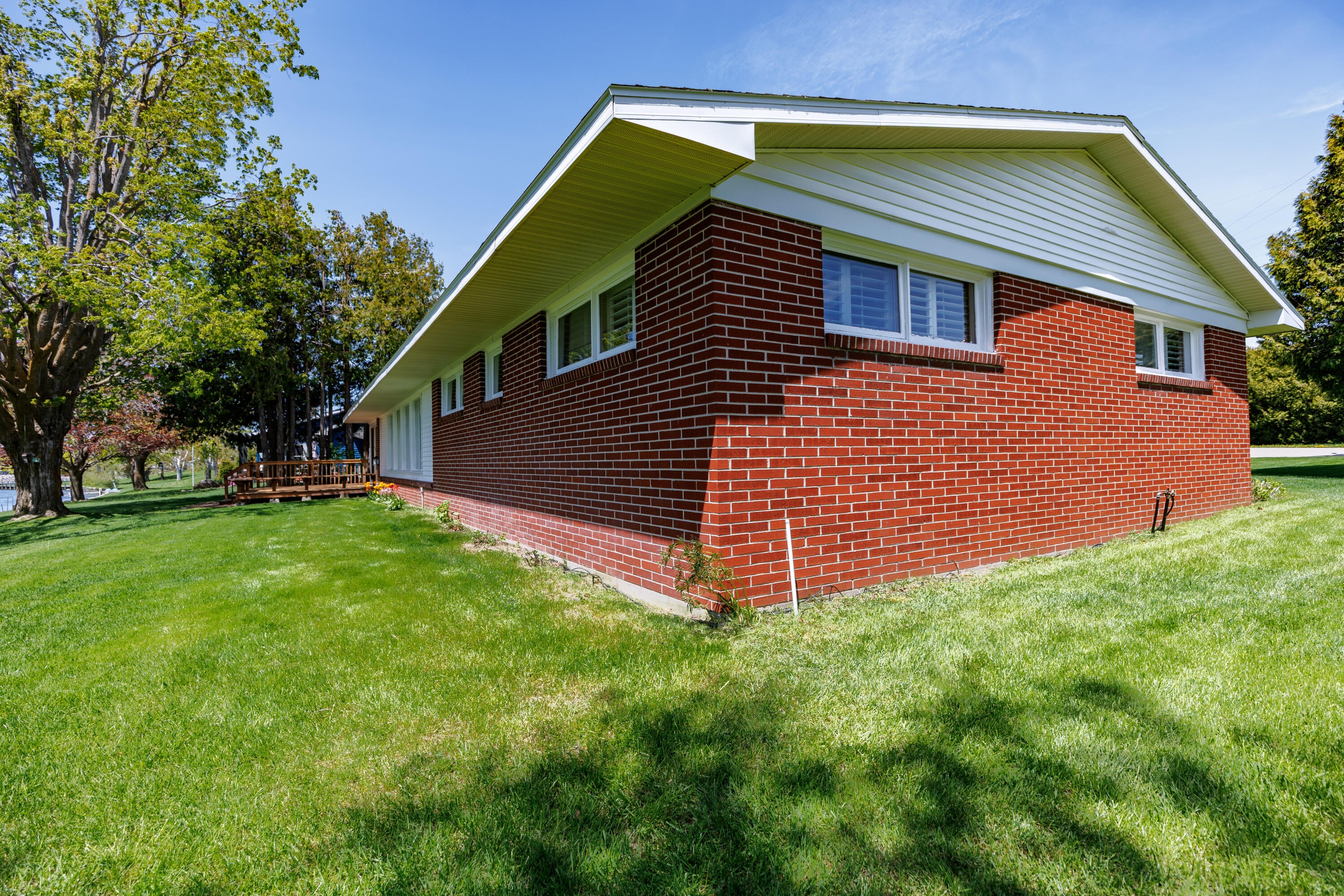 190 Riverside Drive Cheboygan, MI 49721 - Photo 8 of 86 190Riverside-45
