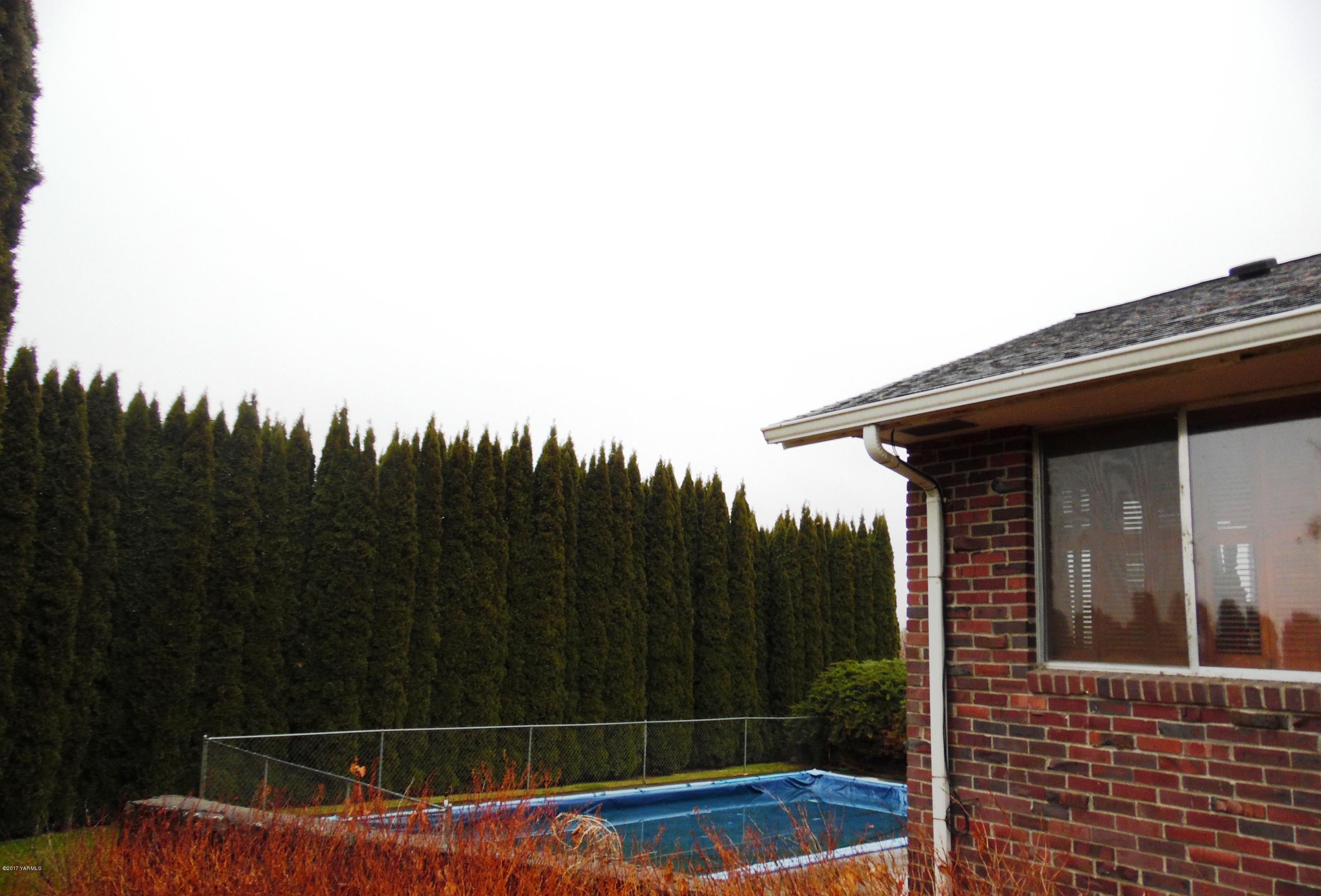 220 Rosenkranz Road Tieton, WA 98947 - Photo 38 of 48 a view of outdoor space and yard