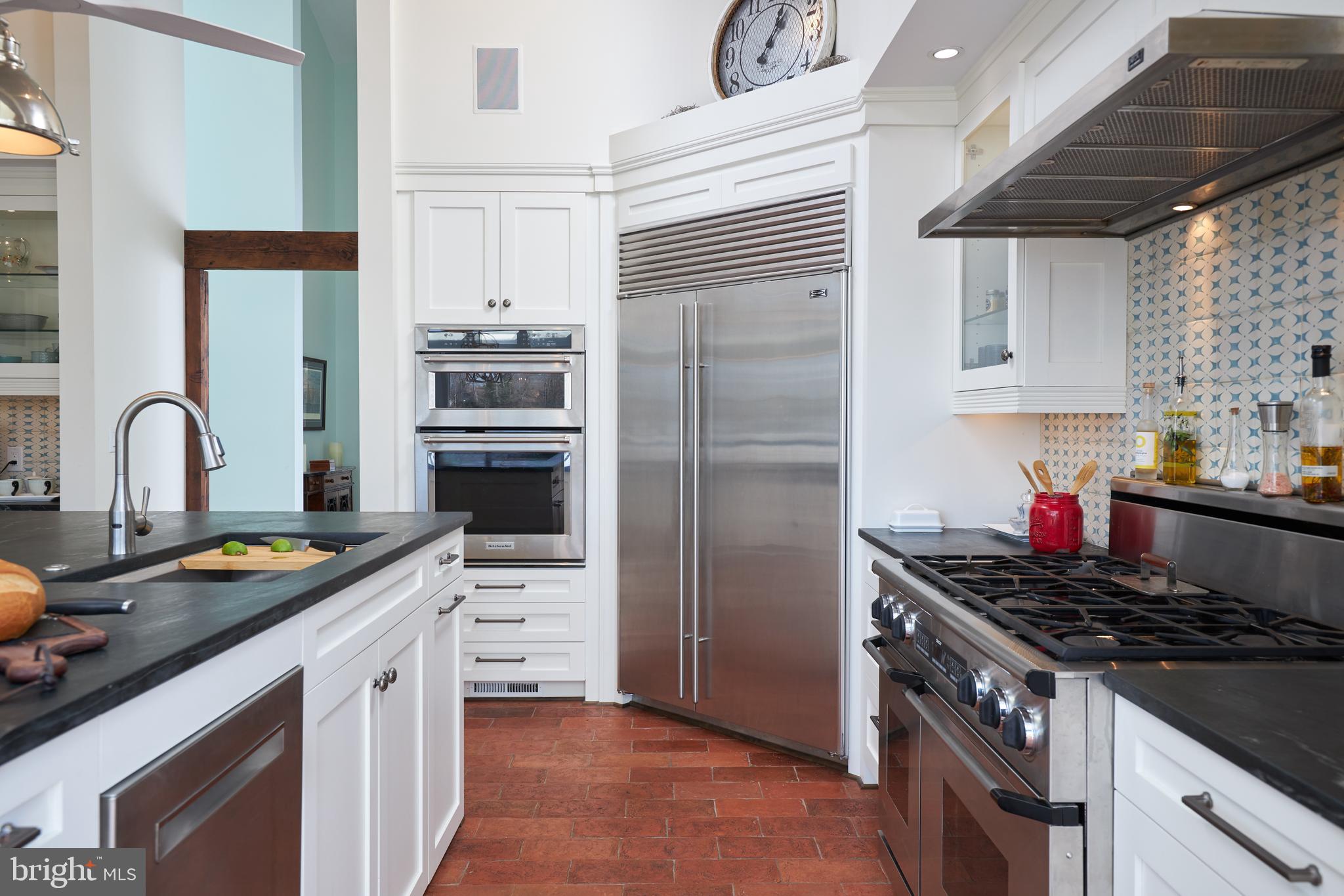238 Riverside Road Edgewater, MD 21037 - Photo 21 of 145 Gourmet Kitchen