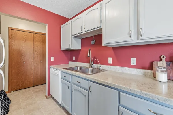 $124,900 | 2401 16th Avenue South, Unit 13, Fargo, ND 58103