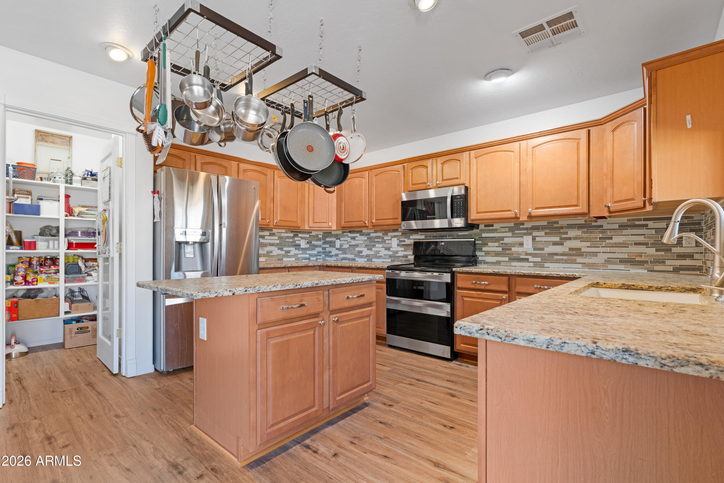 1732 East Magnum Road San Tan Valley, AZ 85140 - Photo 6 of 38 Kitchen 3