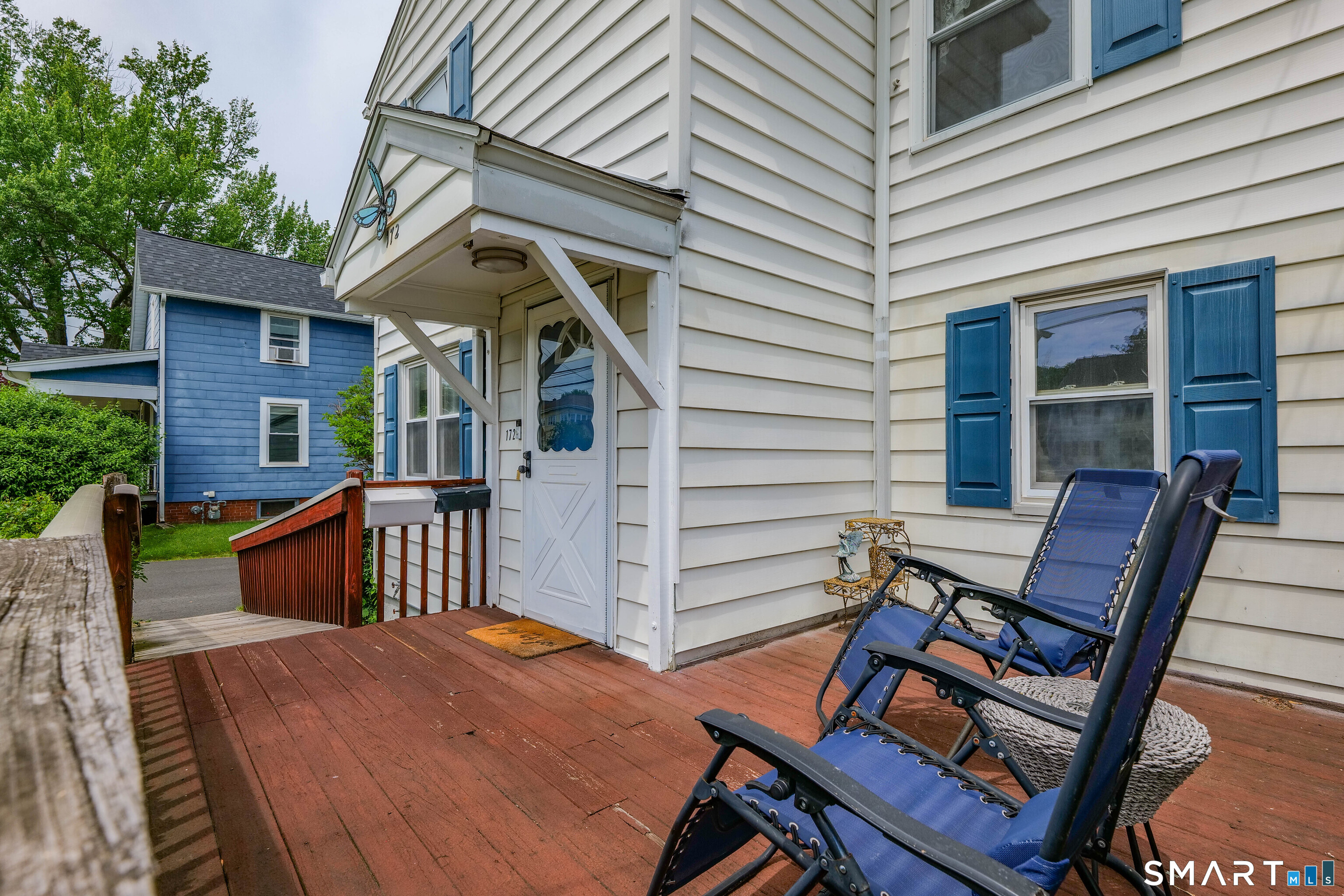 172 Nott Street Wethersfield, CT 06109 - Photo 4 of 35