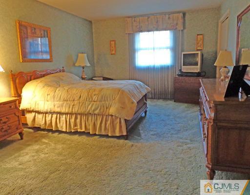 13 Alexander Road East Brunswick, NJ 08816 - Photo 16 of 23 Gallery Image 16