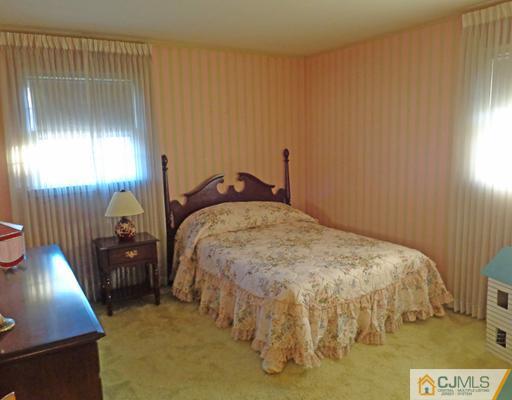 13 Alexander Road East Brunswick, NJ 08816 - Photo 20 of 23 Gallery Image 20