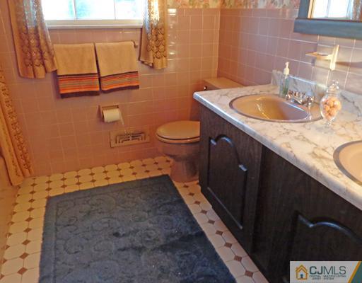 13 Alexander Road East Brunswick, NJ 08816 - Photo 21 of 23 Gallery Image 21