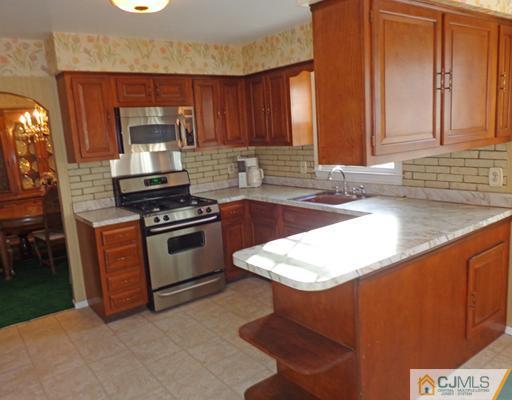 13 Alexander Road East Brunswick, NJ 08816 - Photo 5 of 23 Gallery Image 5