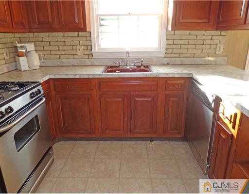 13 Alexander Road East Brunswick, NJ 08816 - Photo 6 of 23 Gallery Image 6
