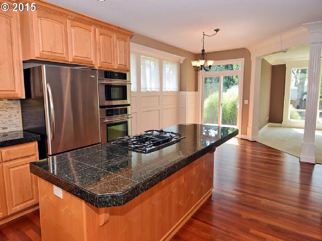 856 Northwest Angel Heights Road Stevenson, WA 98648 - Photo 6 of 16 Kitchen/Dining Room