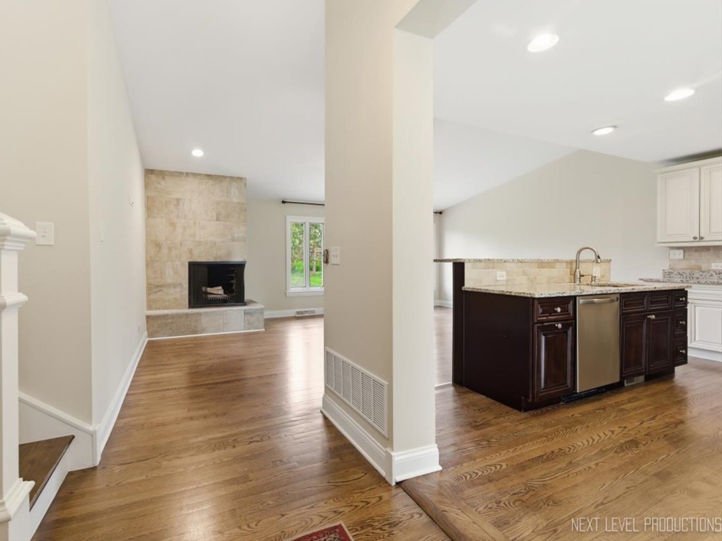 1000 Crest Street Wheaton, IL 60189 - Photo 5 of 35