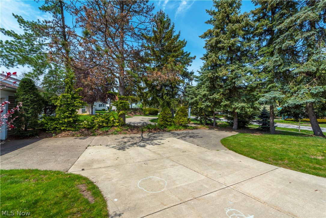 17433 Drake Road Strongsville, OH 44136 - Photo 2 of 30 Gallery Image 2