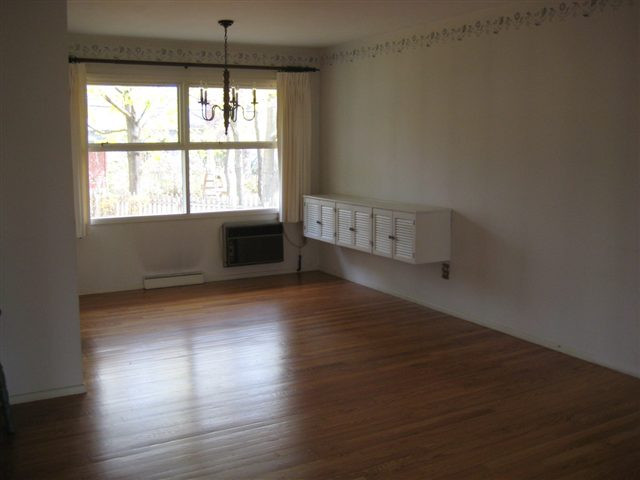 19 Greenock Road Bethlehem, NY 12054 - Photo 3 of 12 Photo 3