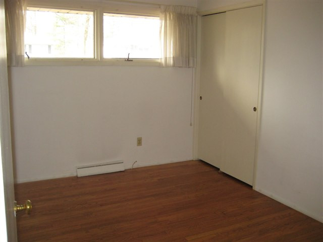 19 Greenock Road Bethlehem, NY 12054 - Photo 5 of 12 Photo 5