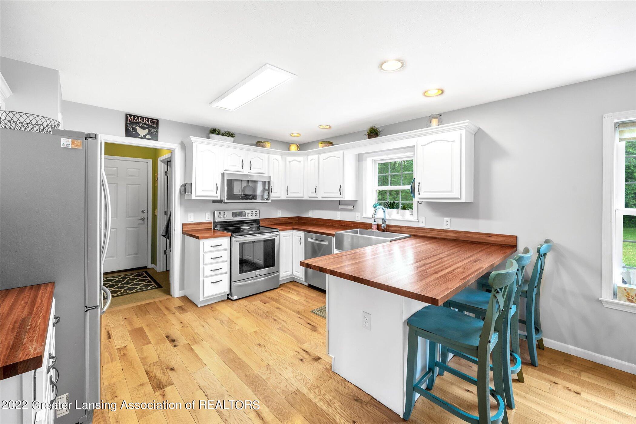 4182 Wright Road Leslie, MI 49251 - Photo 8 of 47 Breakfast Bar