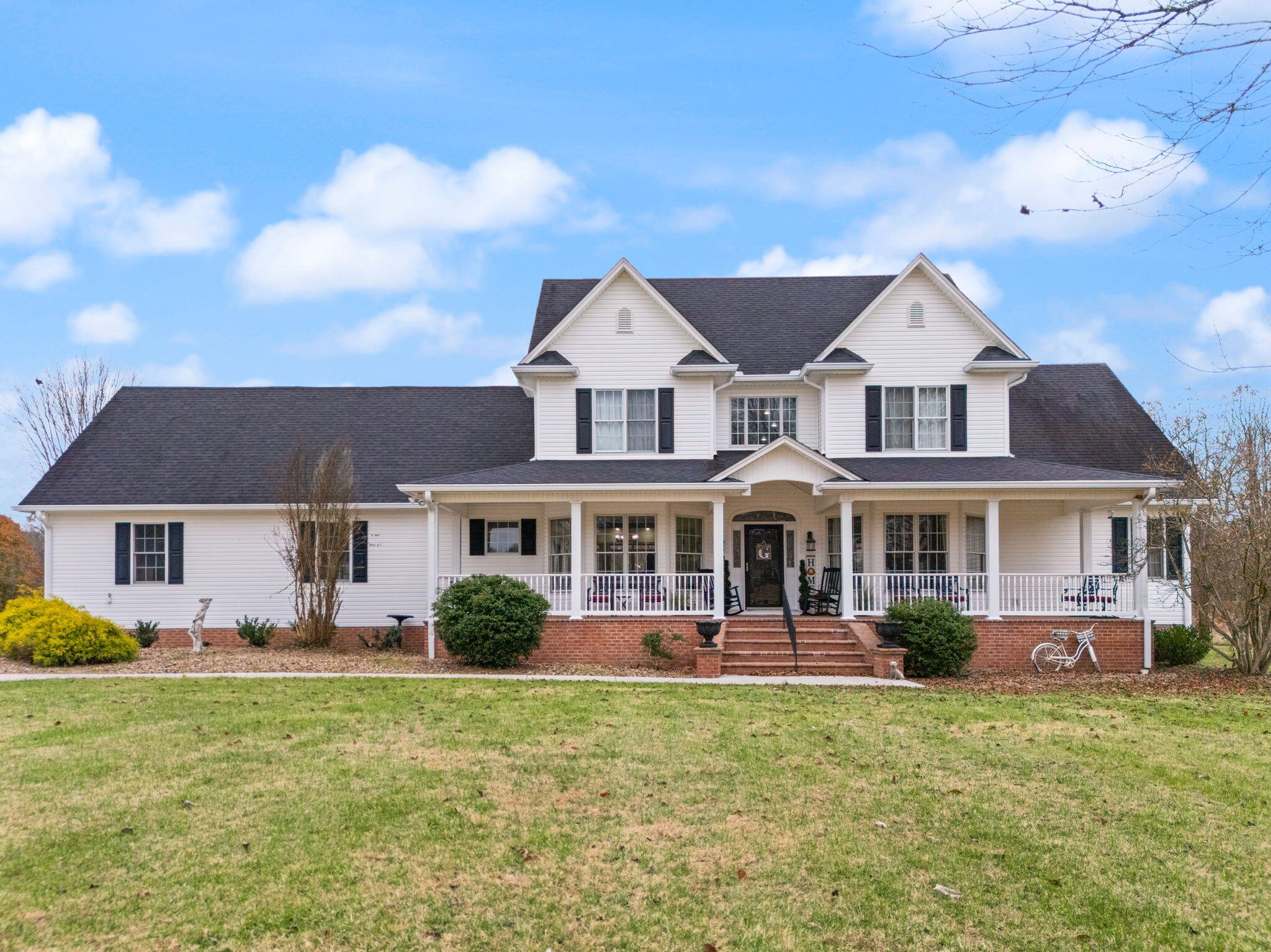 327 Boggs Road London, KY 40744 - Photo 2 of 100 52-web-or-mls-DJI_20251118123649_0009_D