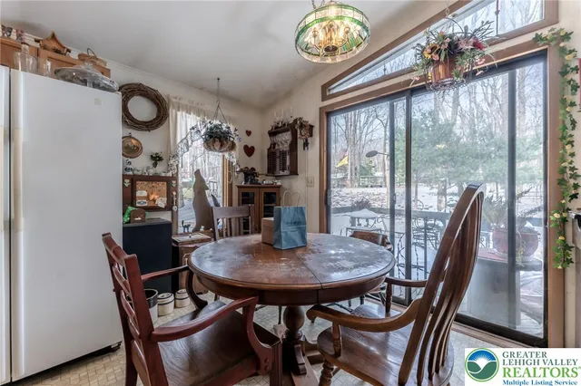 $284,900 | 415 White Oak Road, Lehighton, PA 18235