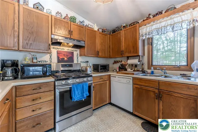 $284,900 | 415 White Oak Road, Lehighton, PA 18235