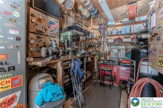 $284,900 | 415 White Oak Road, Lehighton, PA 18235