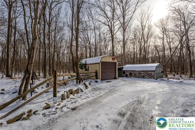 $284,900 | 415 White Oak Road, Lehighton, PA 18235