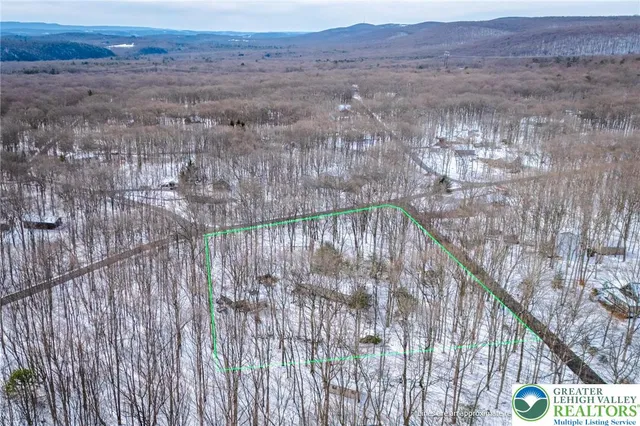 $284,900 | 415 White Oak Road, Lehighton, PA 18235