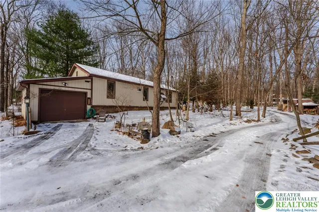 $284,900 | 415 White Oak Road, Lehighton, PA 18235