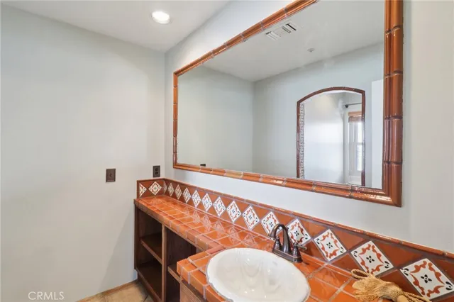 $1,100,000 | 2183 View Crest Glen, Escondido, CA 92026