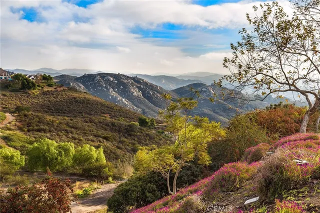 $1,100,000 | 2183 View Crest Glen, Escondido, CA 92026