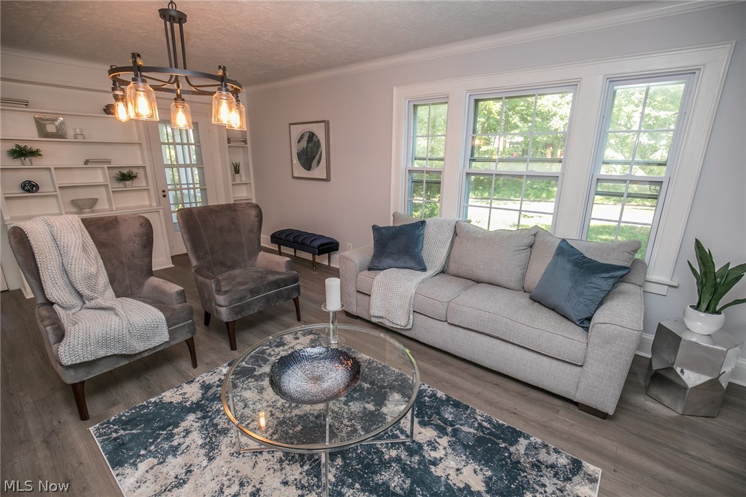 1270 Yellowstone Road Cleveland Heights, OH 44121 - Photo 3 of 28 Gallery Image 3