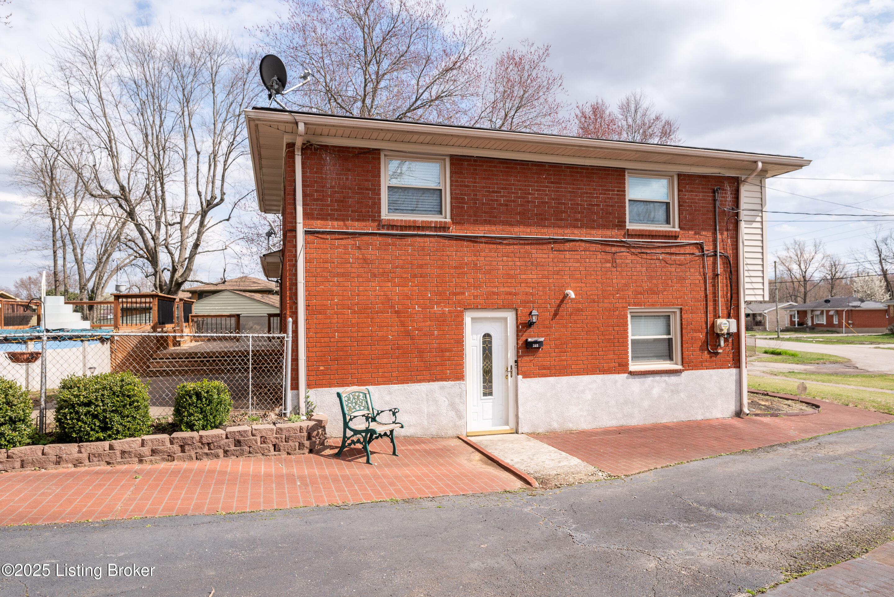 303 Appomattox Road Louisville, KY 40214 - Photo 6 of 37 DHI-106