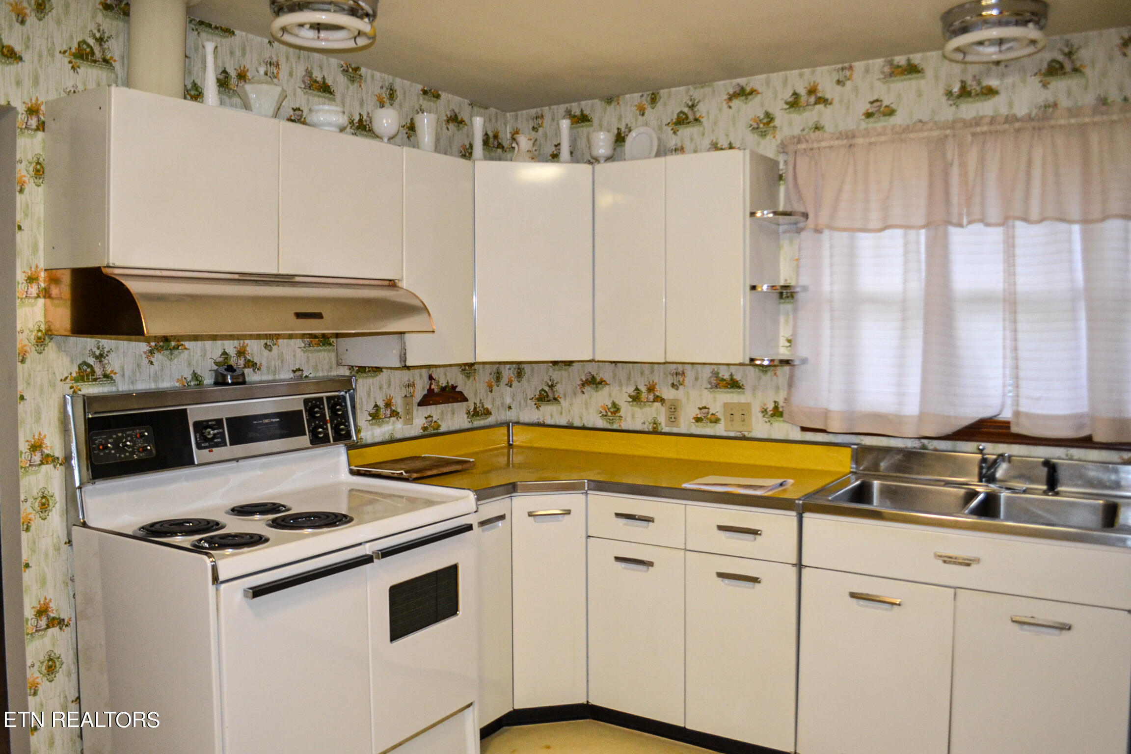 4156 Dr Thomas Walker Road Rose Hill, VA 24281 - Photo 13 of 49 12