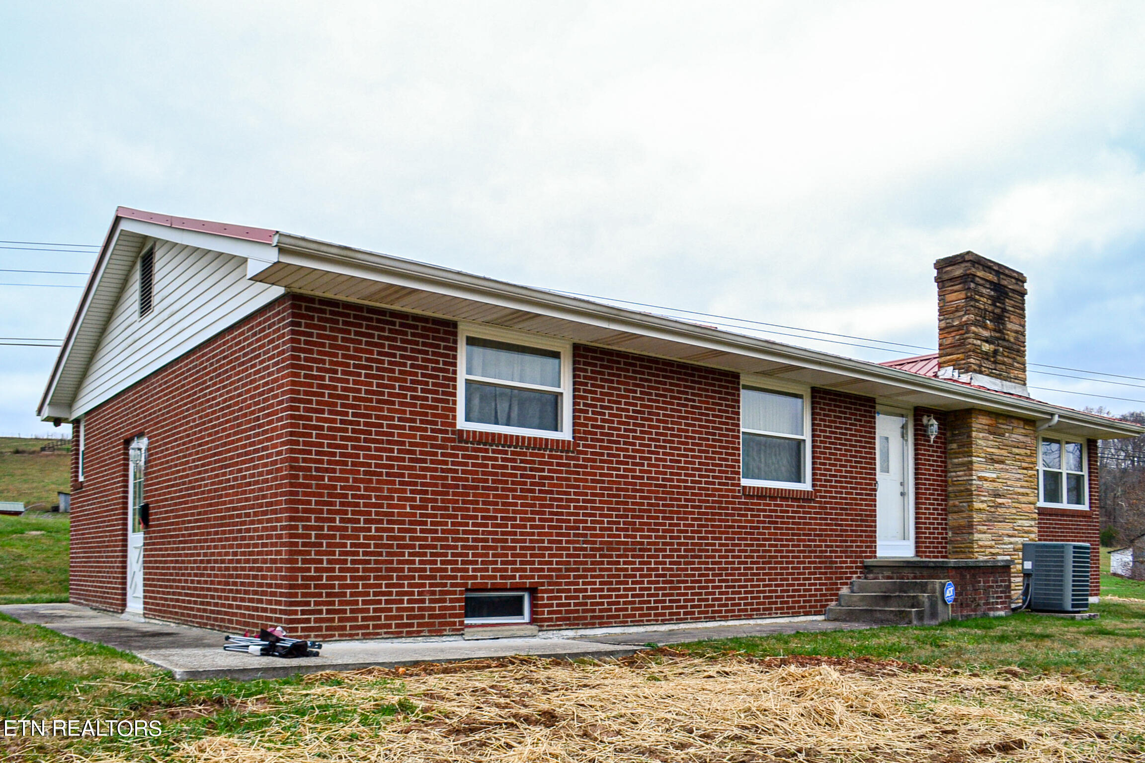 4156 Dr Thomas Walker Road Rose Hill, VA 24281 - Photo 3 of 49 7