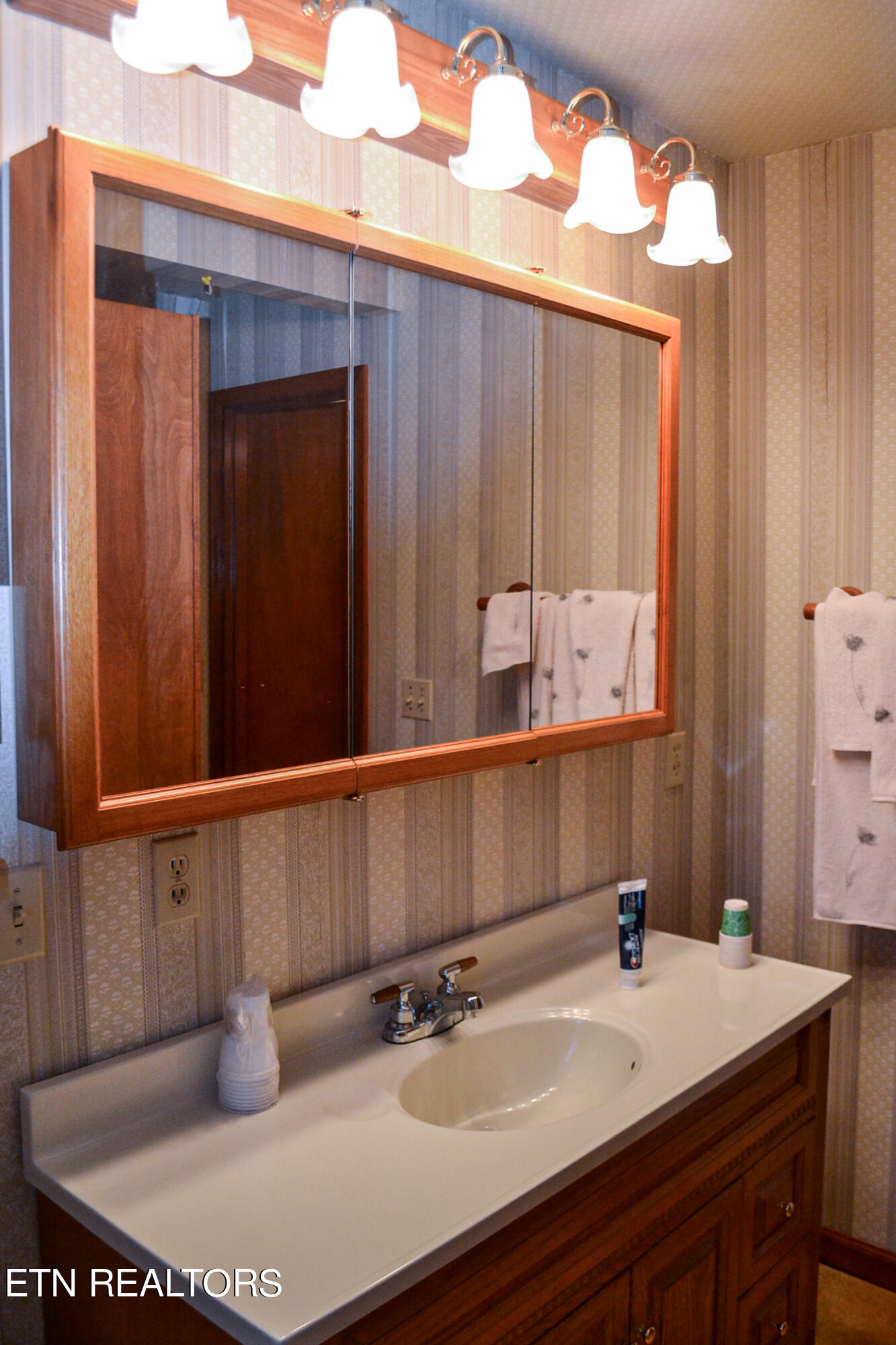 4156 Dr Thomas Walker Road Rose Hill, VA 24281 - Photo 34 of 49 32