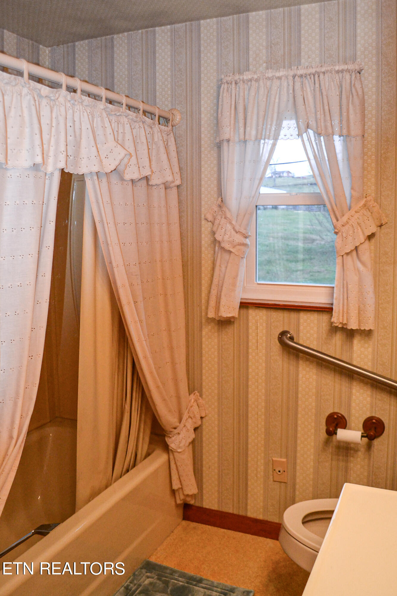 4156 Dr Thomas Walker Road Rose Hill, VA 24281 - Photo 38 of 49 36