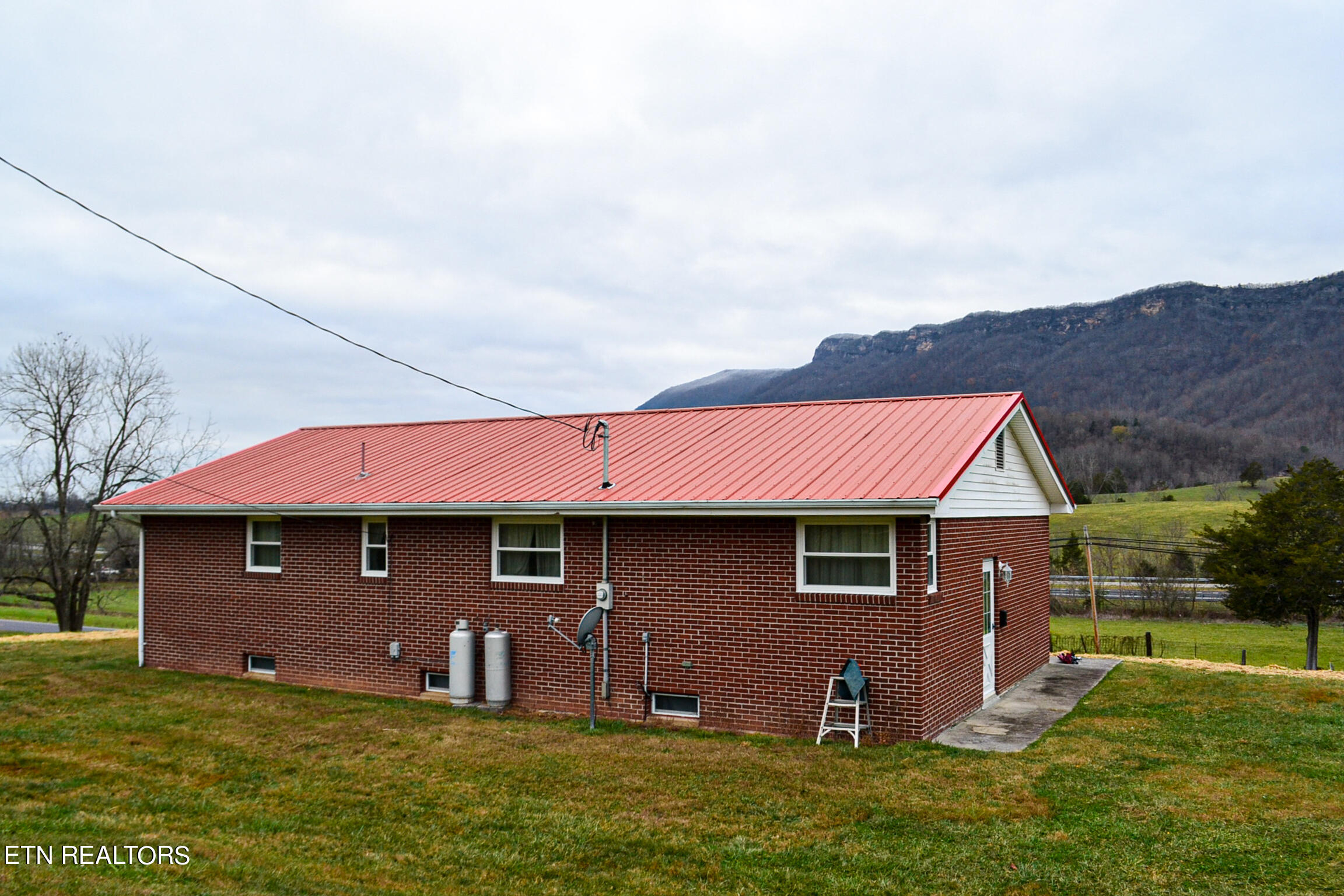 4156 Dr Thomas Walker Road Rose Hill, VA 24281 - Photo 6 of 49 10