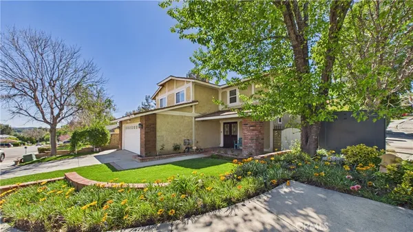 $799,900 | 27563 Open Crest Drive, Saugus, CA 91350