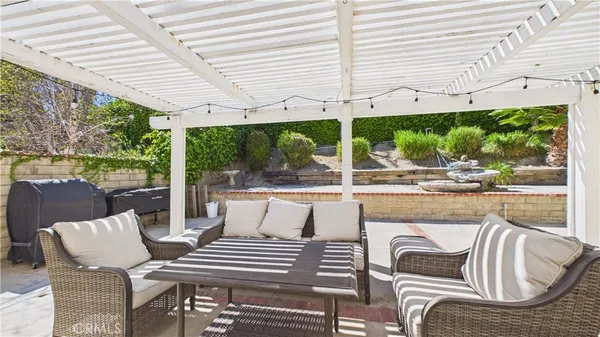 $799,900 | 27563 Open Crest Drive, Saugus, CA 91350