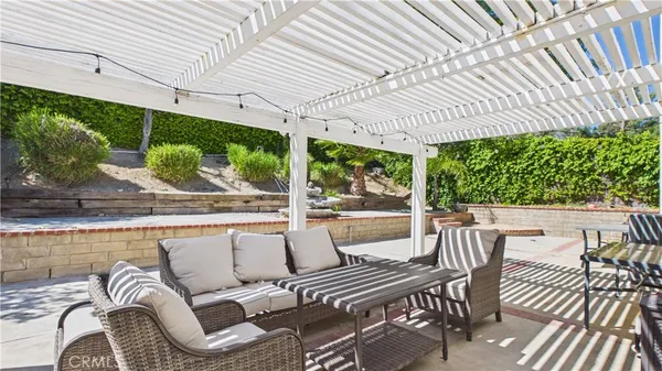 $799,900 | 27563 Open Crest Drive, Saugus, CA 91350