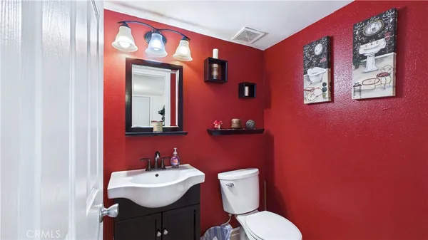 $799,900 | 27563 Open Crest Drive, Saugus, CA 91350