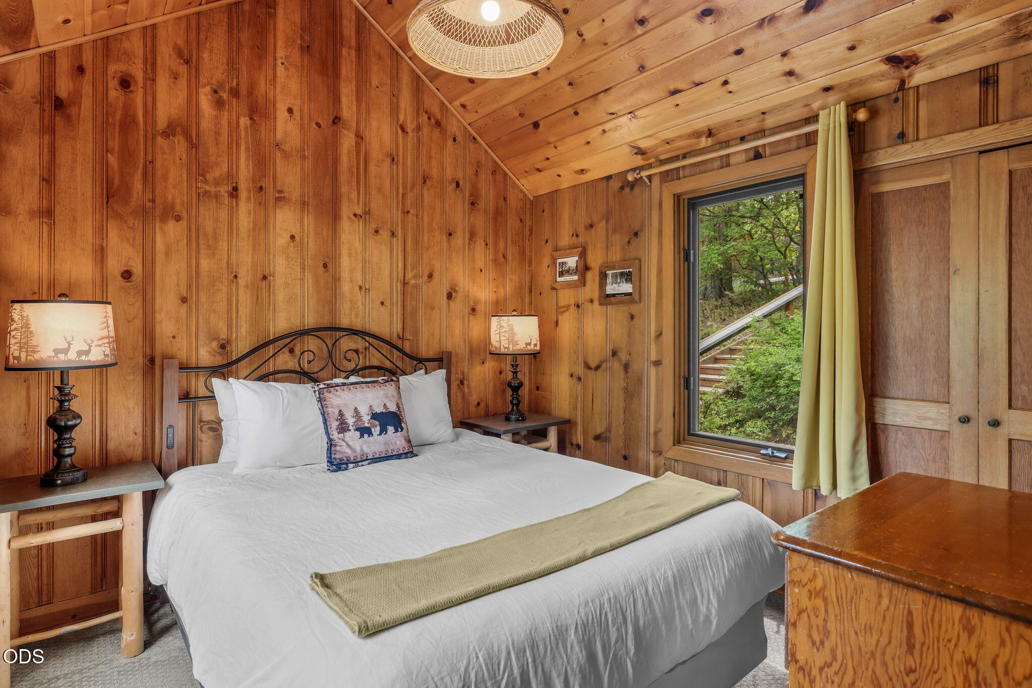 13375 Southwest Forest Service Road, Unit 3 U1 Camp Sherman, OR 97730 - Photo 13 of 29 a bedroom with a bed and a window