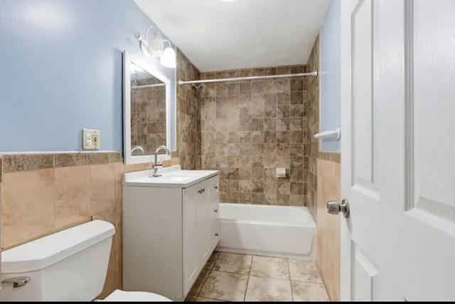 $3,200 | 20 Leslie Street, Unit 3, Boston, MA 02122