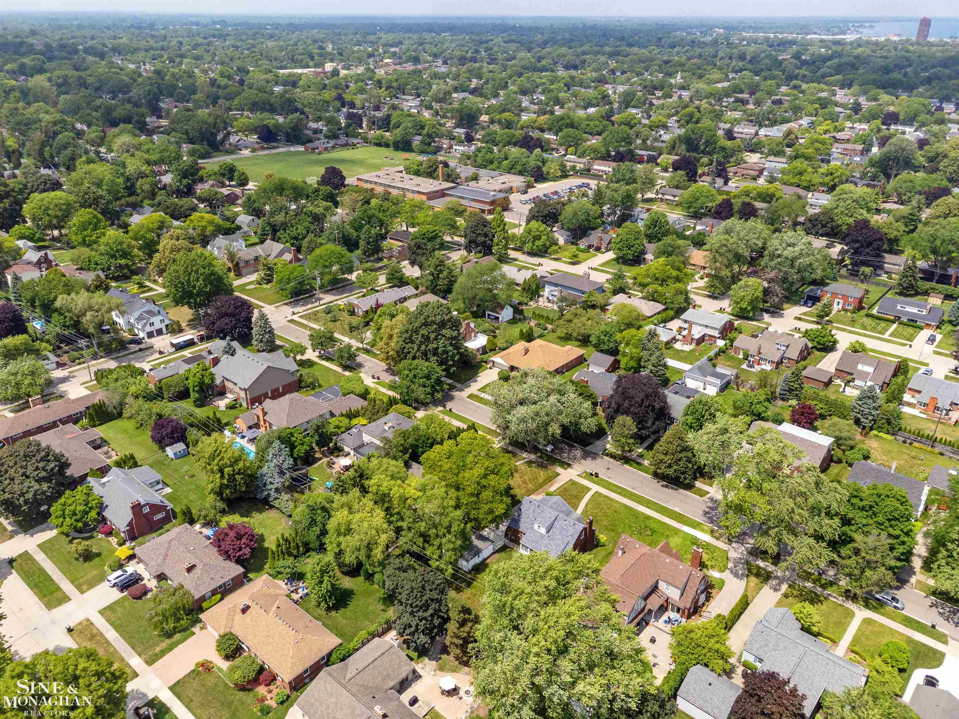 581 Hampton Road Grosse Pointe Woods, MI 48236 - Photo 51 of 60