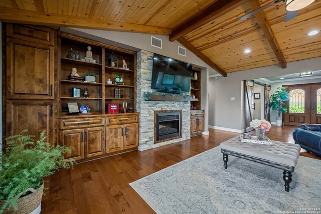 $1,800,000 | 4279 Fm 791, Falls City, TX 78113