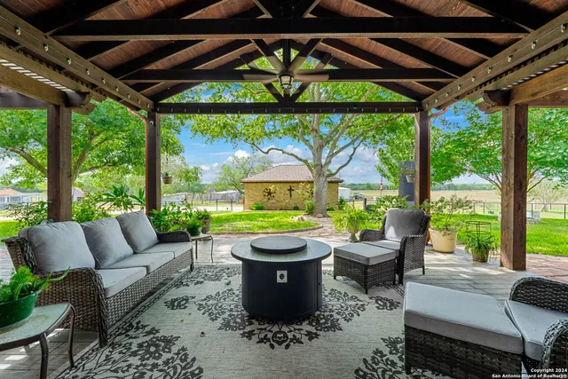 $1,800,000 | 4279 Fm 791, Falls City, TX 78113