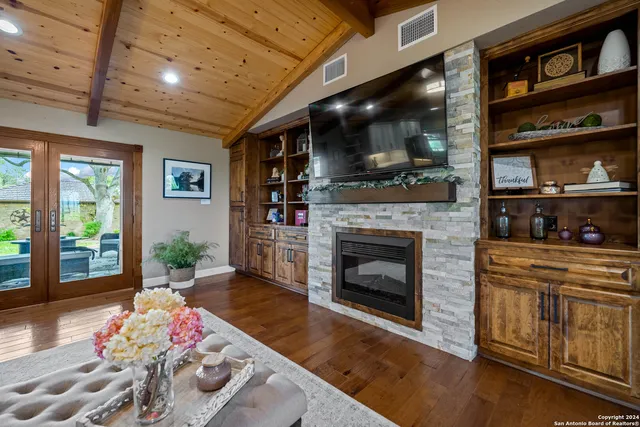 $1,800,000 | 4279 Fm 791, Falls City, TX 78113