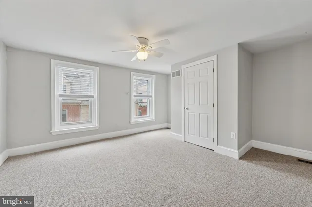 a view of empty room with window