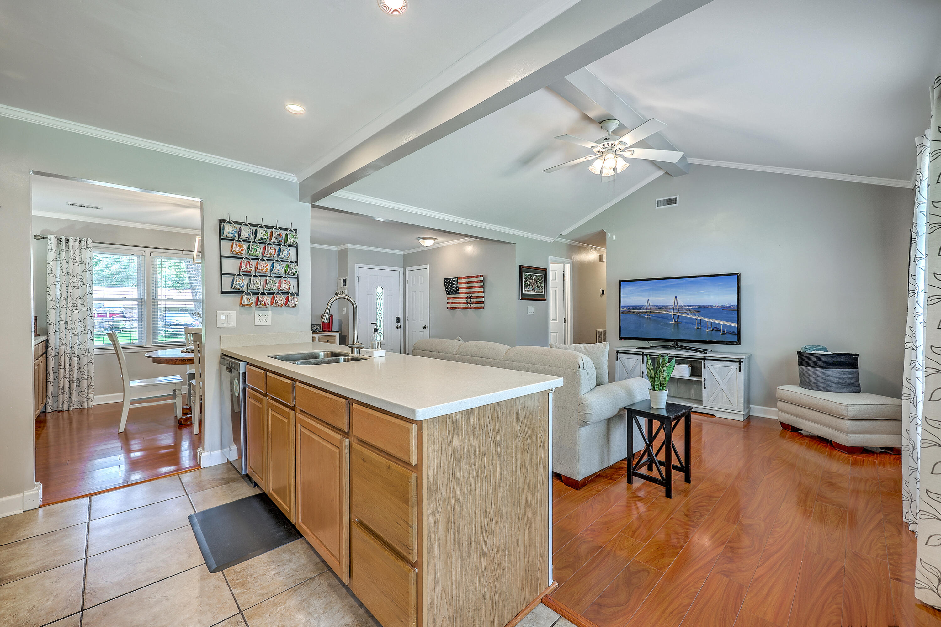33 Oak Grove Road Goose Creek, SC 29445 - Photo 11 of 29 Kitchen / Living