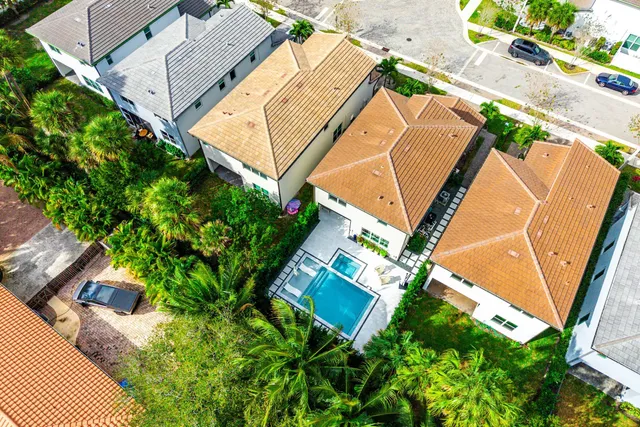 $999,999 | 4310 Buttonwood Drive, Delray Beach, FL 33445