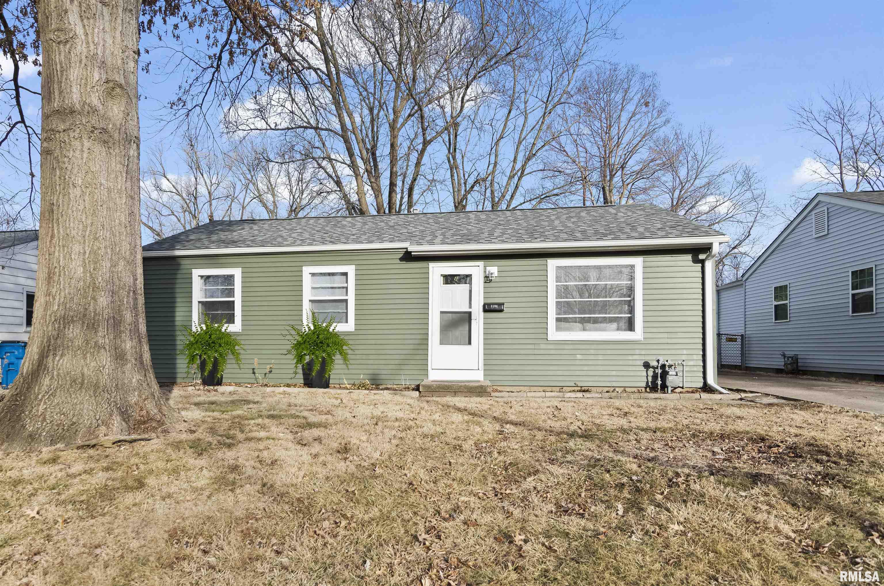 1104 Johnson Lane Springfield, IL 62702 - Photo 1 of 68